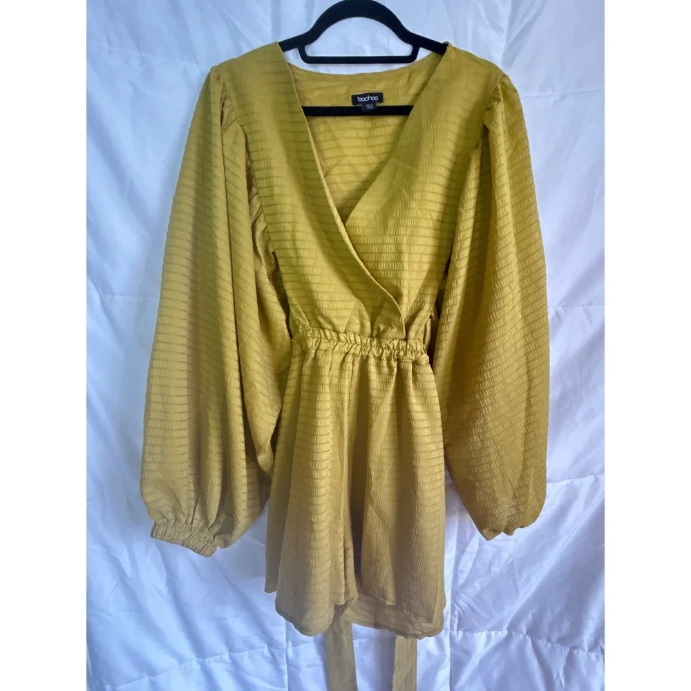 Boohoo‎ Mustard Yellow Textured Wrap Romper Balloon Sleeve Tie Waist
